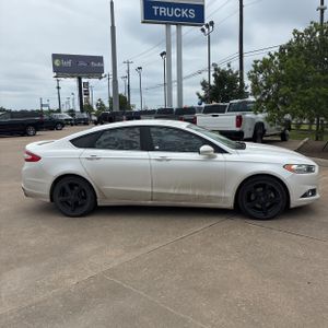 FORD FUSION SE - 10