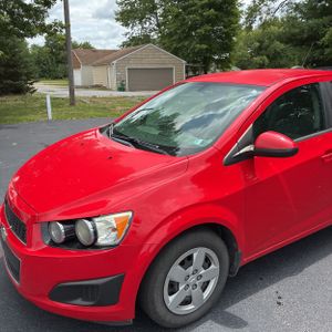 صورة 2 لـ 2015 Chevrolet SONIC LS AUTO