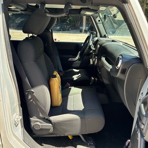 2011 JEEP WRANGLER UNLIMITED SAHARA 照片 33