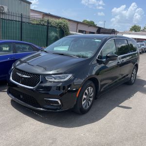 صورة 1 لـ 2023 Chrysler PACIFICA HYBRID TOURING L