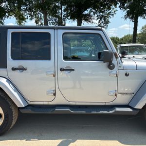 صورة 9 لـ 2015 JEEP WRANGLER UNLIMITED SAHARA