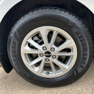 صورة مصغرة 19 لـ 2023 KIA CARNIVAL LX
