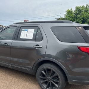 FORD EXPLORER XLT - 6