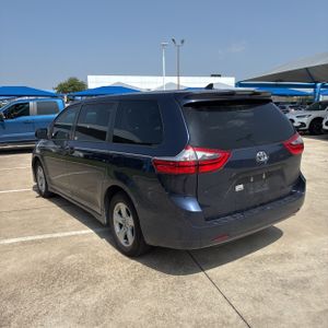 TOYOTA SIENNA - 5