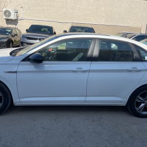 VOLKSWAGEN JETTA R-LINE - 4