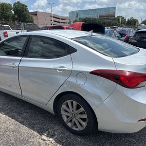 صورة 6 لـ 2014 Hyundai ELANTRA SE
