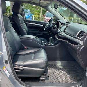 صورة 33 لـ 2016 Toyota HIGHLANDER XLE