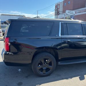 CHEVROLET SUBURBAN LT - 9