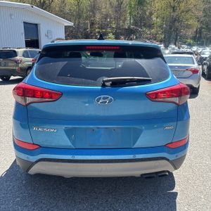 HYUNDAI TUCSON - 7