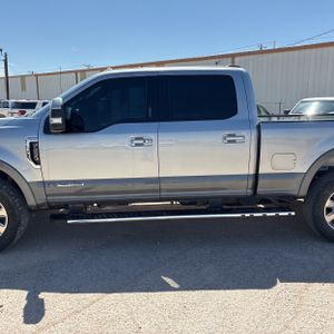 FORD F-250 SUPER DUTY LARIAT - 4
