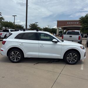 صورة 10 لـ 2024 AUDI Q5 QUATTRO S LINE PREM PLUS 45 TFSI