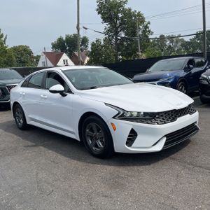 2023 KIA K5 LXS photo 10