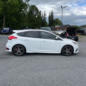 صورة 10 لـ 2017 FORD FOCUS ST