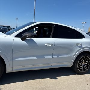 PORSCHE CAYENNE COUPE - 4