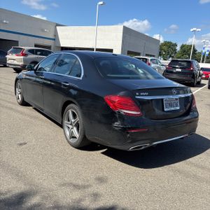 MERCEDES-BENZ E-CLASS - 5