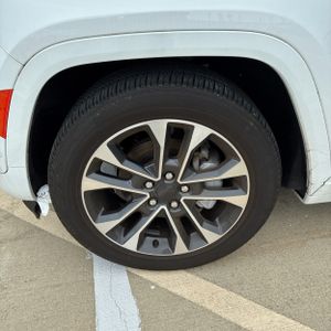 2024 JEEP GRAND CHEROKEE OVERLAND — фото 17