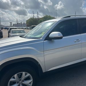 VOLKSWAGEN ATLAS V6 SE - 2