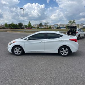 HYUNDAI ELANTRA GLS - 3