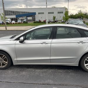 FORD FUSION SE - 4