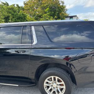 صورة 6 لـ 2023 Chevrolet SUBURBAN LT