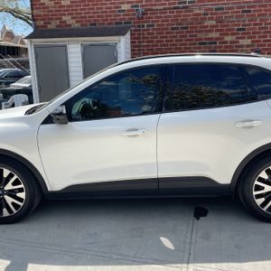 FORD ESCAPE HYBRID SE SPORT - 4