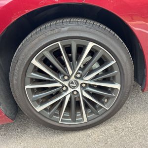 صورة مصغرة 20 لـ 2025 Lexus ES 350 BASE