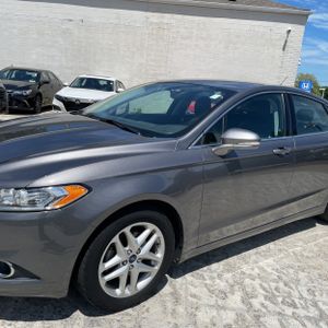 FORD FUSION SE - 2