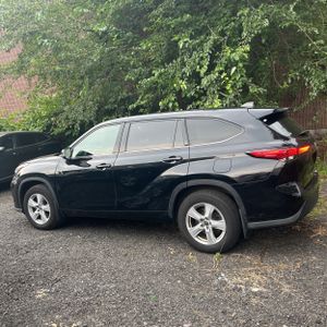 2022 Toyota HIGHLANDER LE 照片 3