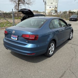 VOLKSWAGEN JETTA 1.4T S - 8