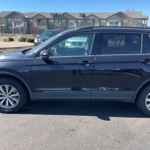 VOLKSWAGEN TIGUAN 2.0T S - 4