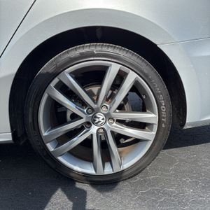 2018 Volkswagen PASSAT 2.0T R-LINE — миниатюра 18