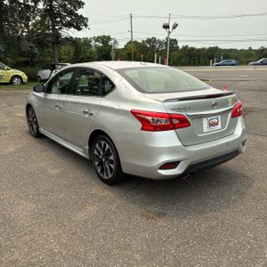 2016 Nissan SENTRA SR photo 5