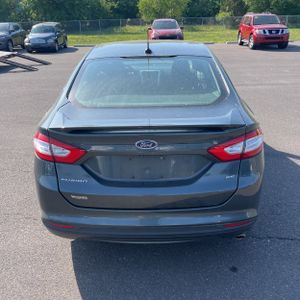 FORD FUSION SE - 7