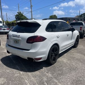PORSCHE CAYENNE - 8