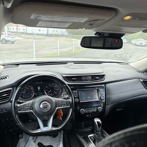 2017 Nissan ROGUE SL 照片 36