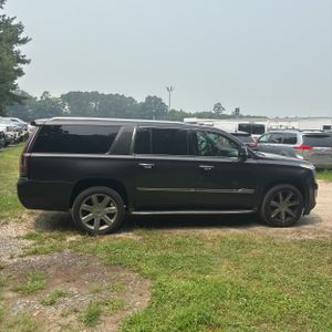صورة 10 لـ 2015 Cadillac ESCALADE LUXURY
