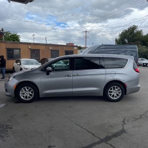 CHRYSLER VOYAGER LX - 3