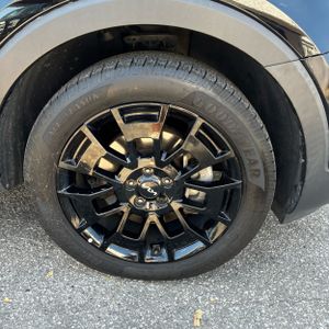 صورة 20 لـ 2022 KIA TELLURIDE EX