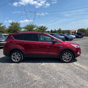 2017 FORD ESCAPE SE 照片 10