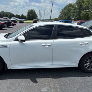 2019 KIA OPTIMA LX — фото 4