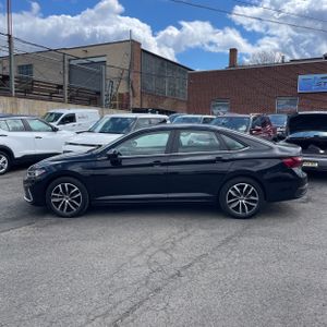 VOLKSWAGEN JETTA SE - 3