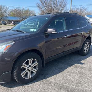 CHEVROLET TRAVERSE LT - 2