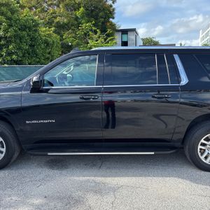 صورة 4 لـ 2023 Chevrolet SUBURBAN LT