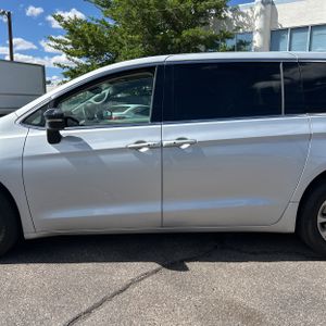 CHRYSLER PACIFICA TOURING L AWD - 4