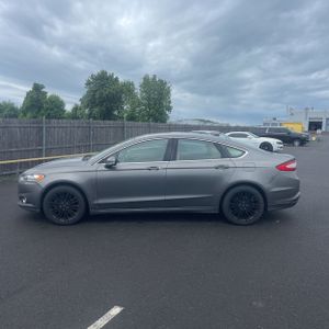 FORD FUSION SE - 3