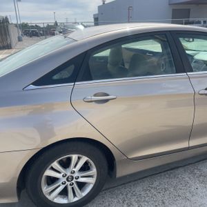 HYUNDAI SONATA GLS - 9