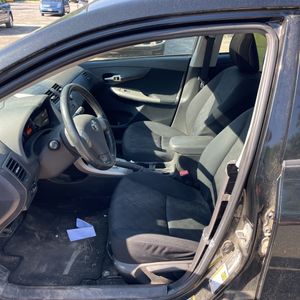 2010 Toyota COROLLA S — миниатюра 32