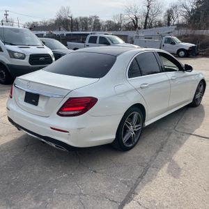 MERCEDES-BENZ E-CLASS - 8