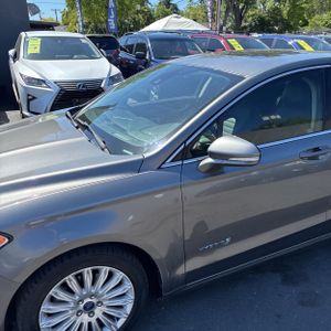 FORD FUSION HYBRID SE - 2