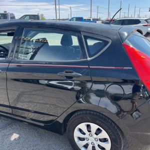 HYUNDAI ACCENT SE - 6